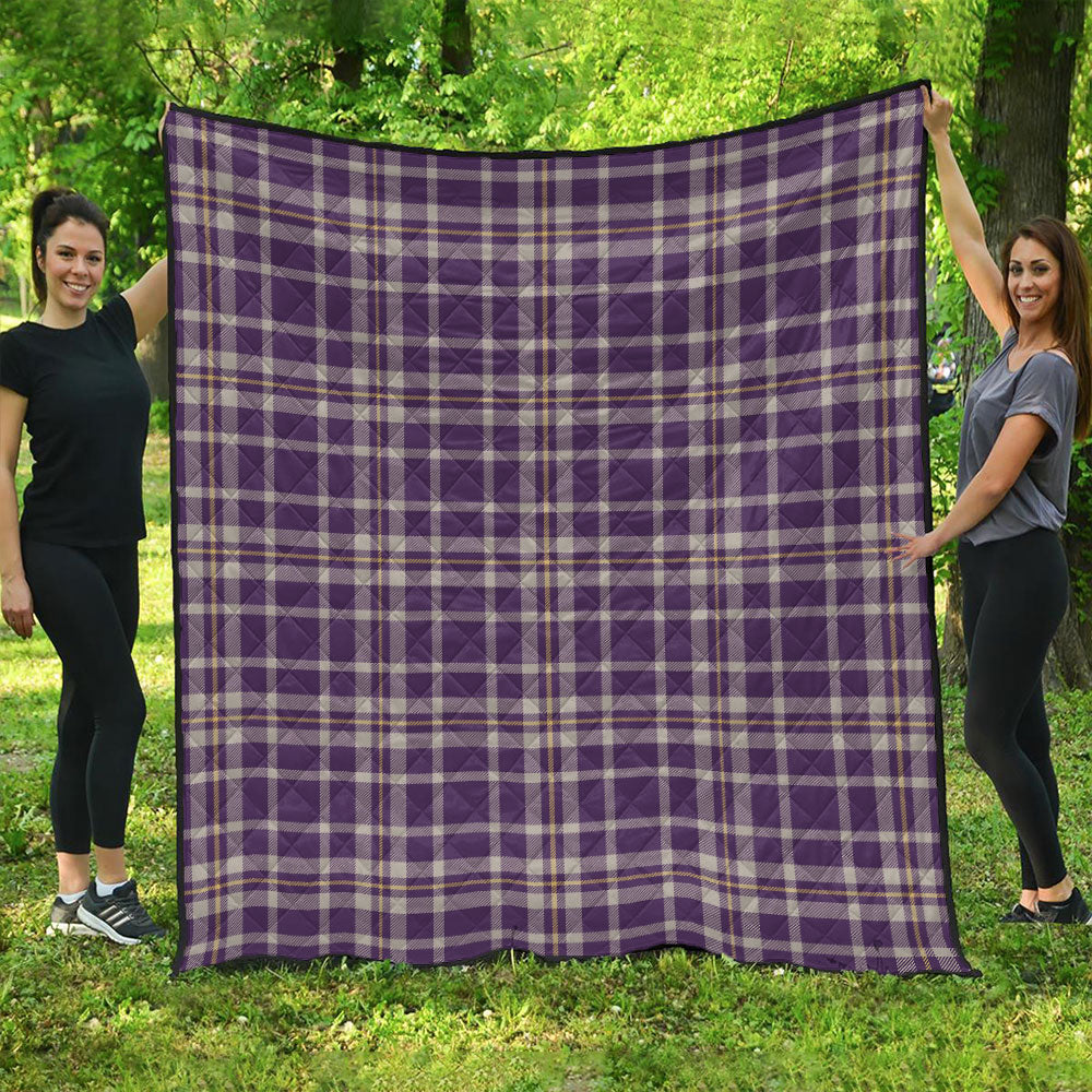 Ochterlony Tartan Crest Quilt