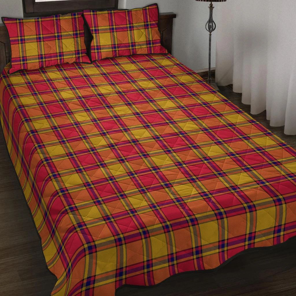 Scrymgeour Tartan Crest Bedding Set - Golden Thistle Style