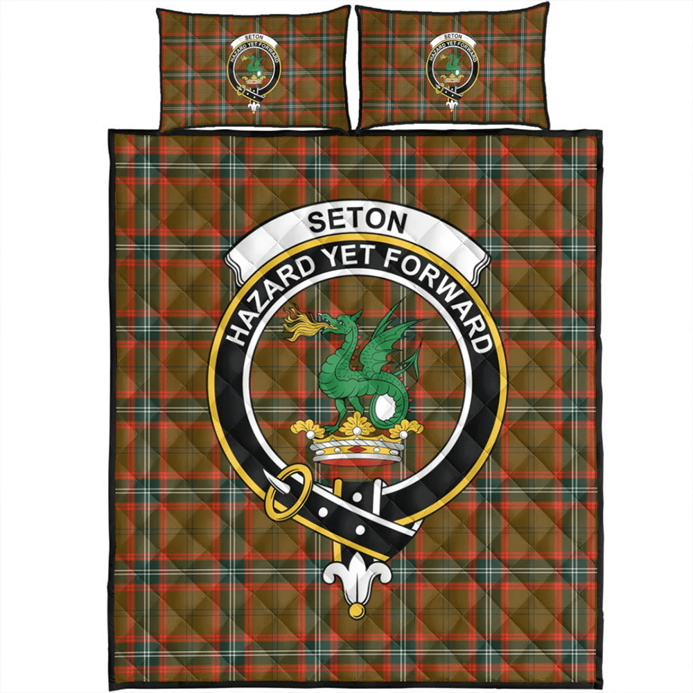 Gray Hunting Tartan Crest Quilt main image 1