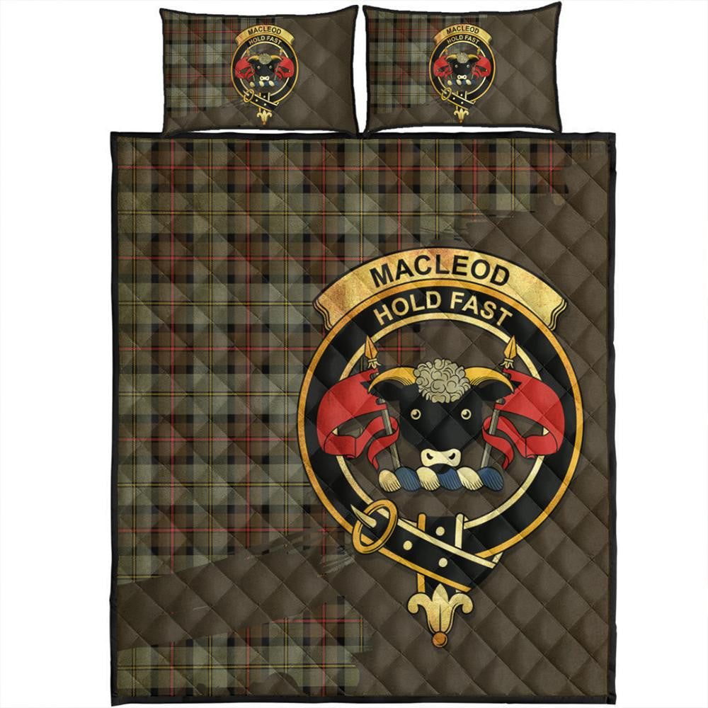 MacRae Hunting Weathered Tartan Crest Premium Quilt Oldest Style main image 0