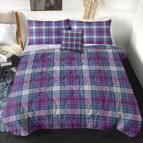 Hebridean Dress Arisaid Blue Ancient Tartan Comforter