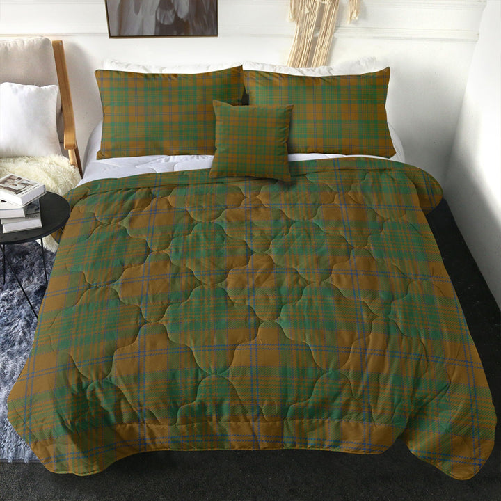 MacAlister of Glenbarr Hunting (MacAlister of Glenbarr; Hunting) Modern Clan Badge Tartan Comforter