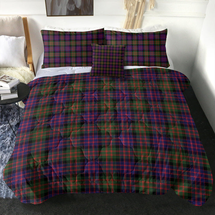 MacBrayne Clan Badge Tartan Comforter