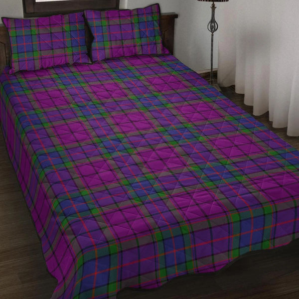 Wardlaw Modern Tartan Classic Quilt Bed Set