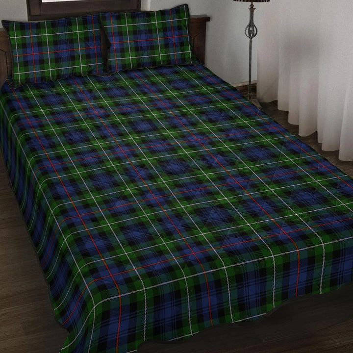 MacKenzie Modern Tartan Classic Quilt Bed Set