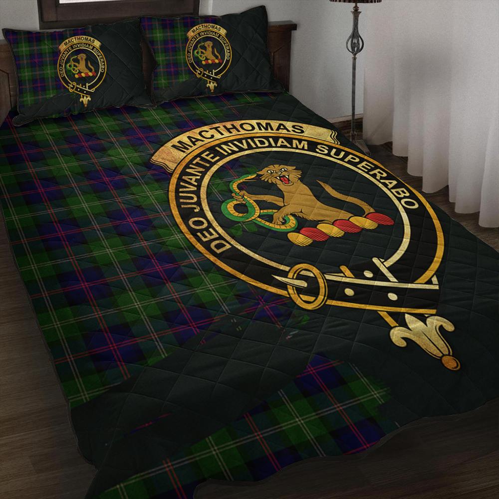 MacThomas Modern Tartan Crest Premium Quilt - Gold Thistle Style main image 0