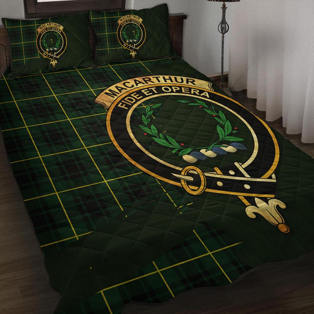 MacKintosh Hunting Modern Tartan Crest Quilt Bed Set main image 0