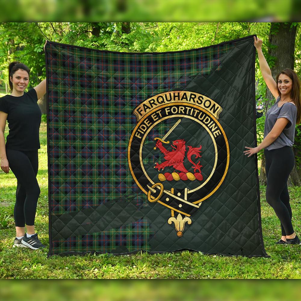 Watson Ancient Tartan Crest Premium Quilt - Celtic Thistle Style