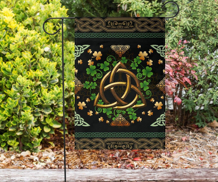 Ireland Celtic Flag - Irish Shamrock With Celtic Triquetra