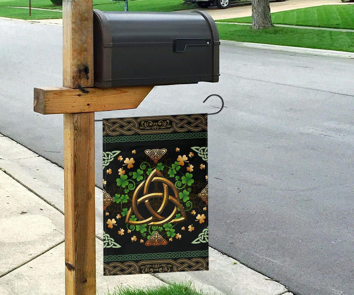 Ireland Celtic Flag - Irish Shamrock With Celtic Triquetra