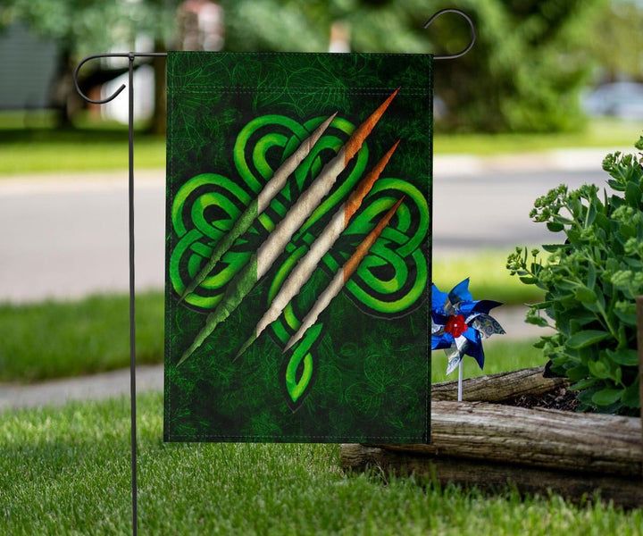 Ireland Celtic Flag - Irish Shamrock Scratch Style