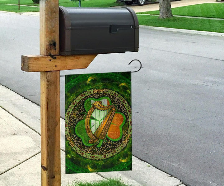 Ireland Celtic Flag - Ireland Coat Of Arms With Celtic Tree