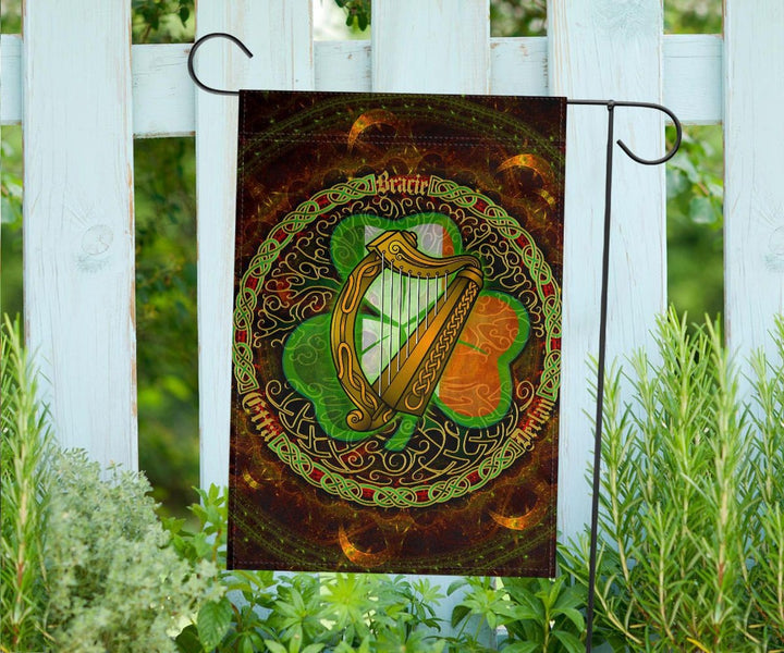 Ireland Celtic Flag - Ireland Coat Of Arms With Celtic Tree