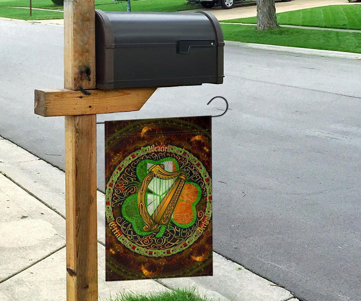 Ireland Celtic Flag - Ireland Coat Of Arms With Celtic Tree