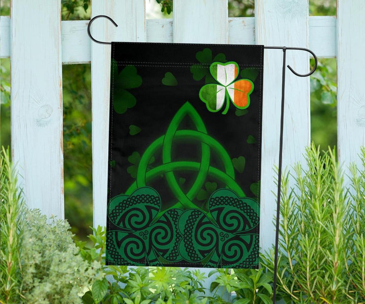 Ireland Flag - Celtic Knot And Shamrock Patterns