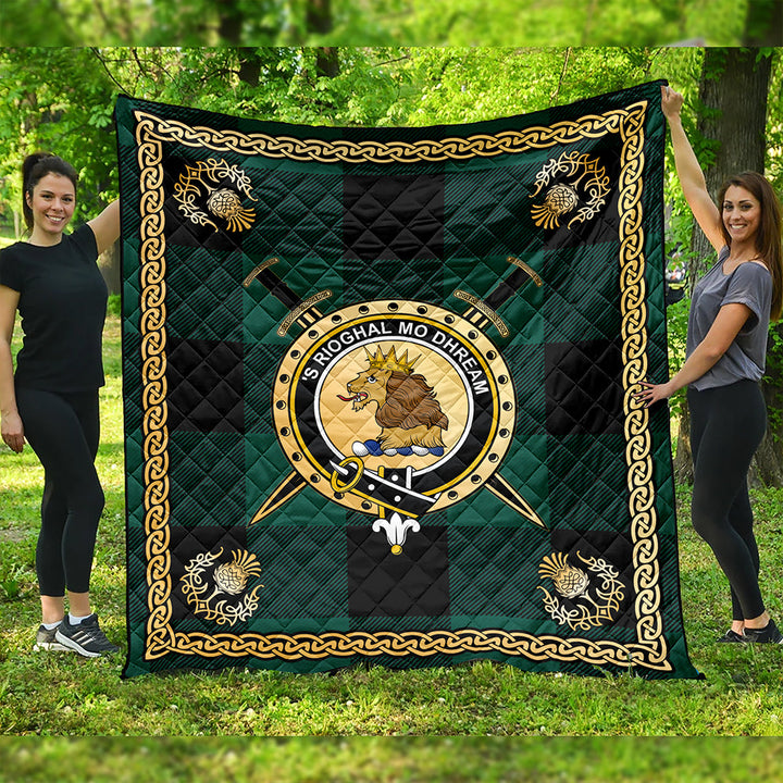 Robin Hood (MacGregor/Gregor Rob Roy Hunting) Modern Clan Badge Tartan Premium Quilt Celtic Shield
