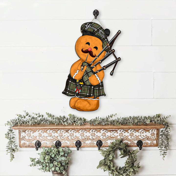 Thomson Camel (MacThomas Thompson Camel) Weathered Crest Tartan Wooden Sign Gingerbread Bagpipe Personalized