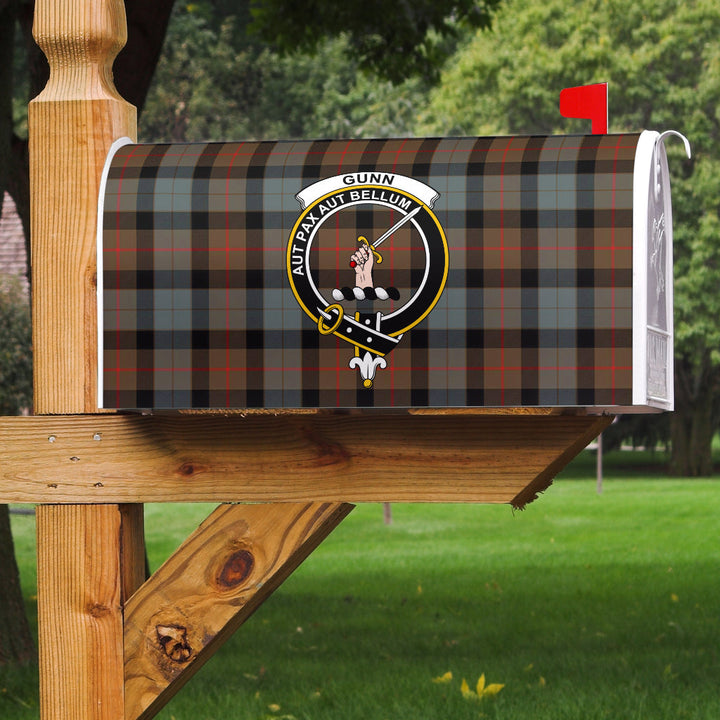 Gunn Weathered Clan Badge Classic Tartan Mailbox Cover